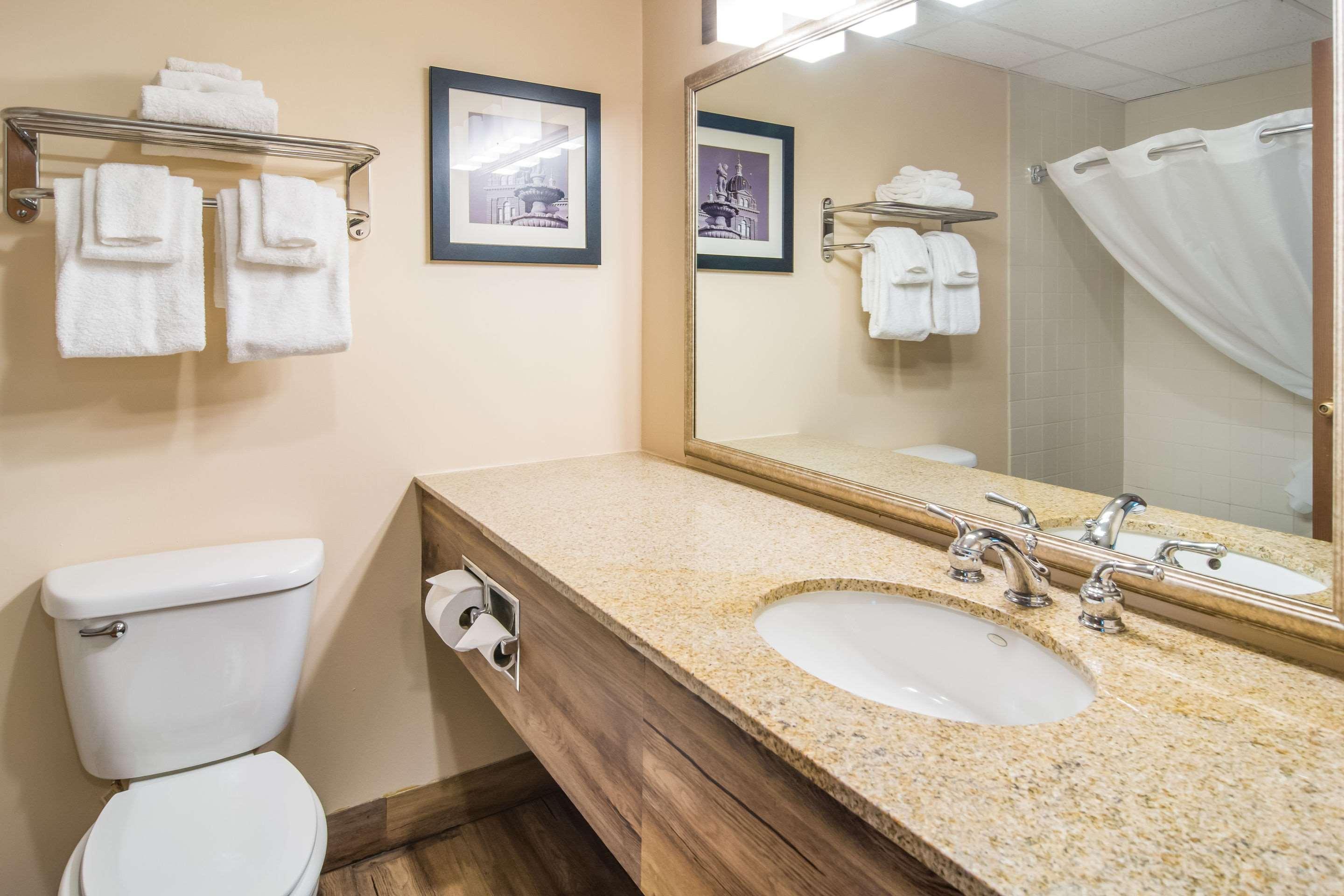 Quality Inn & Suites Virginia Esterno foto